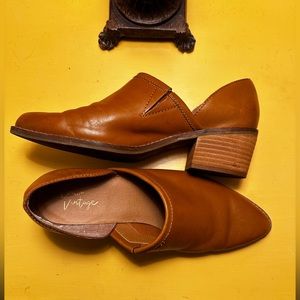 Gently used heeled boots